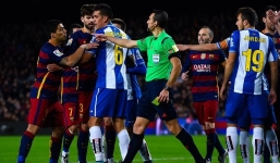 Barca thắng đậm, Suarez vẫn đòi tẩn cầu thủ Espanyol